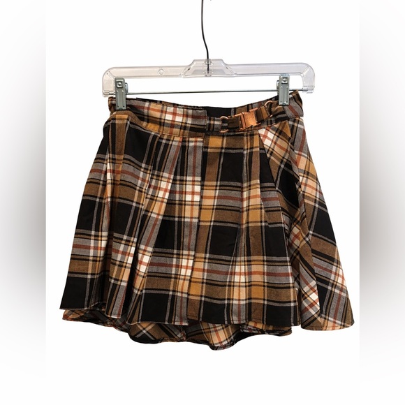 NWT Urban Outfitters Plaid Buckle Mini Skirt, Size Small 🖤🖤🖤 - Picture 4 of 10